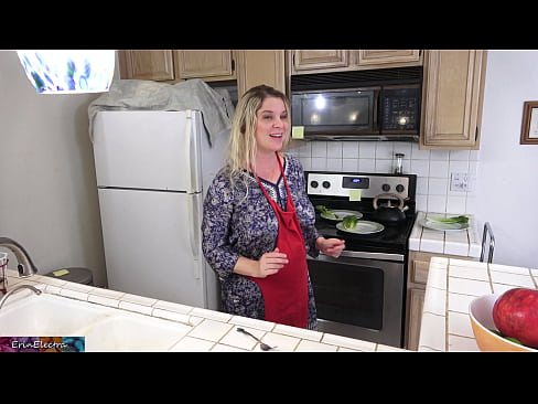 ❤️ A madrasta o ordenha na cozinha antes de sua data ☑ Sexo superior em pt-br.niceporn.ru ❌❤
